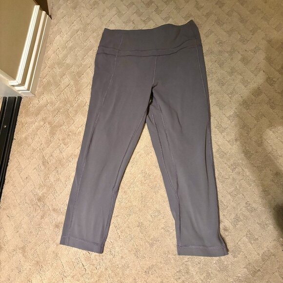 LULULEMON Cropped Grey workout pants - Picture 1 of 4